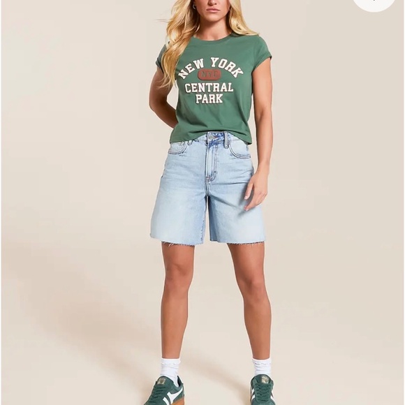 NWOT Buckle Tshirt - Picture 7 of 7